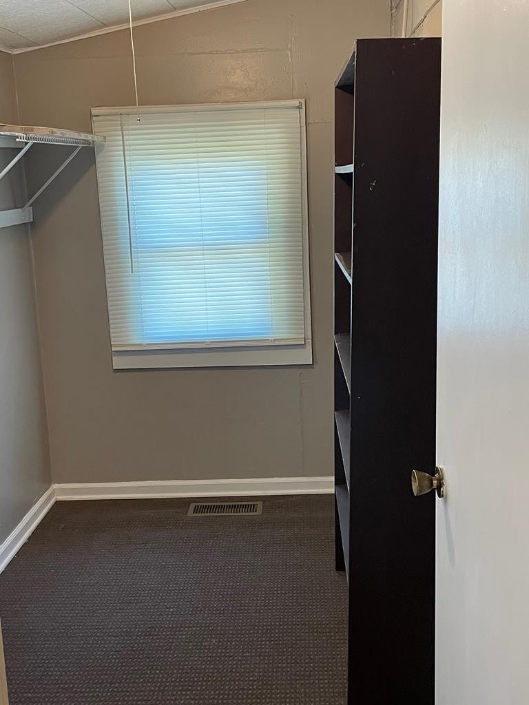 Jones St, Athens, TN 37303