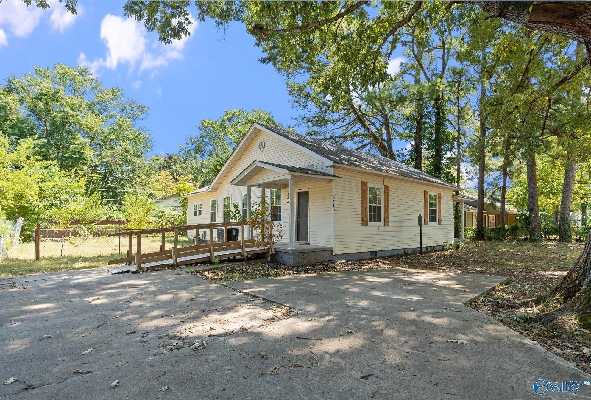 Clopton St, Huntsville, AL 35805 #1