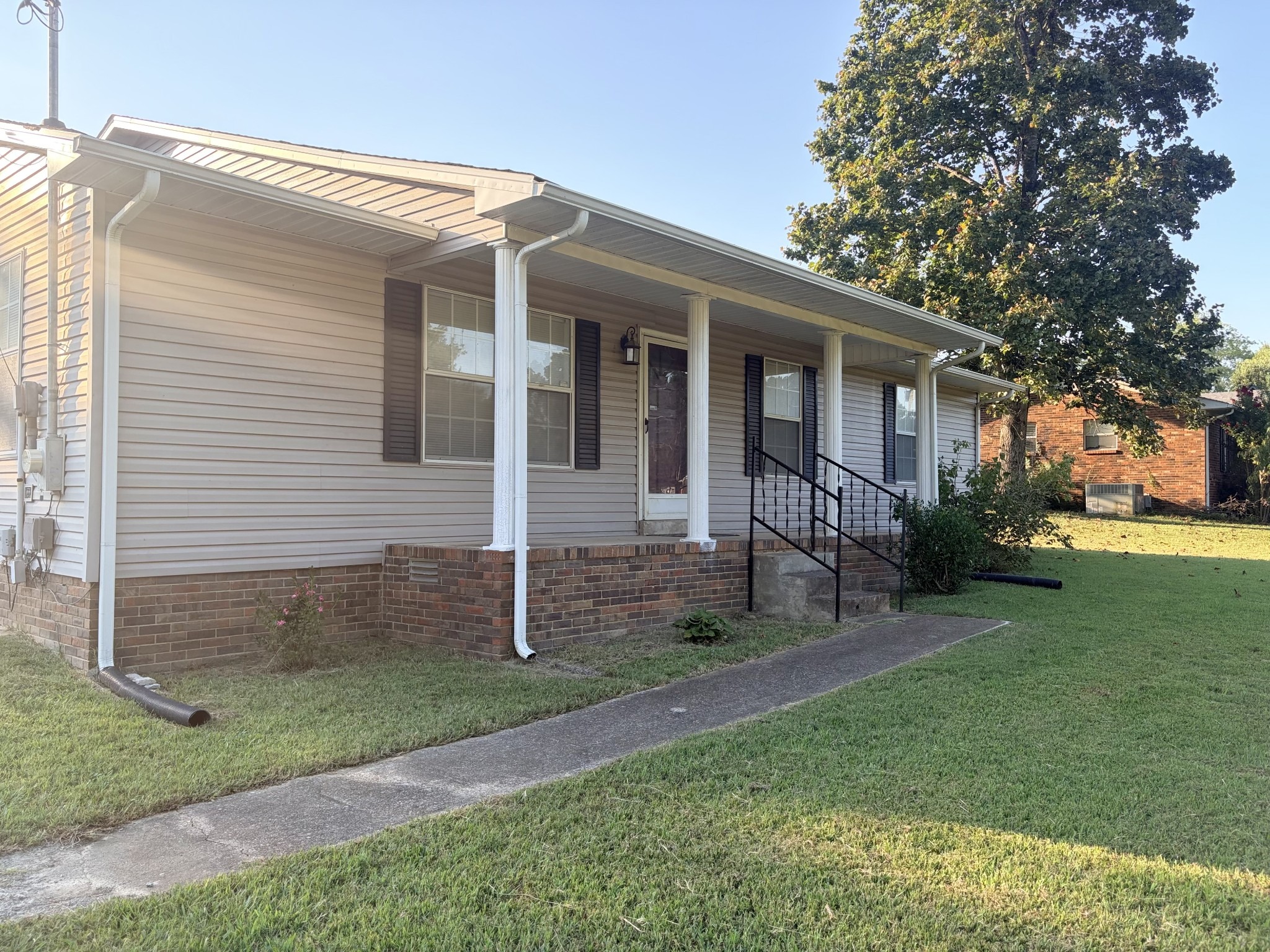 Belew Dr, Lawrenceburg, TN 38464