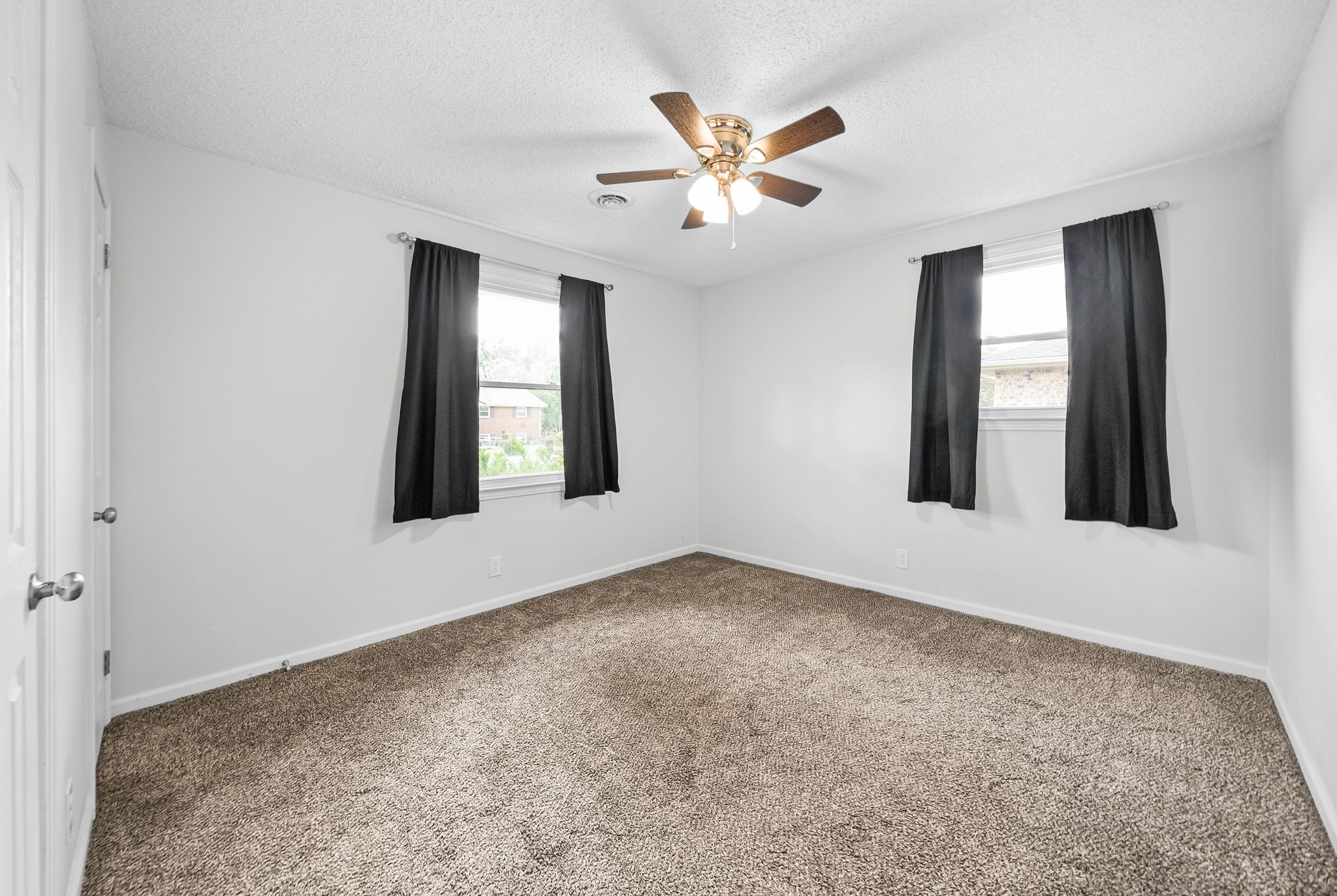 Susan St, Clarksville, TN 37042