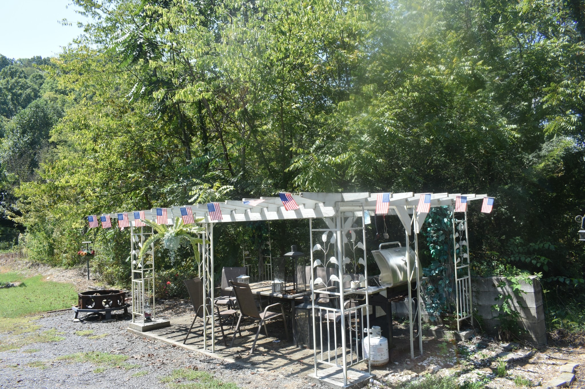 Nickajack Rd, Pleasant Shade, TN 37145
