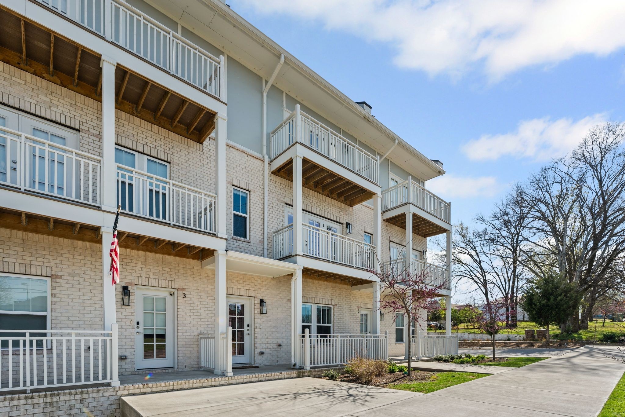 Charlotte Pike, Nashville, TN 37209
