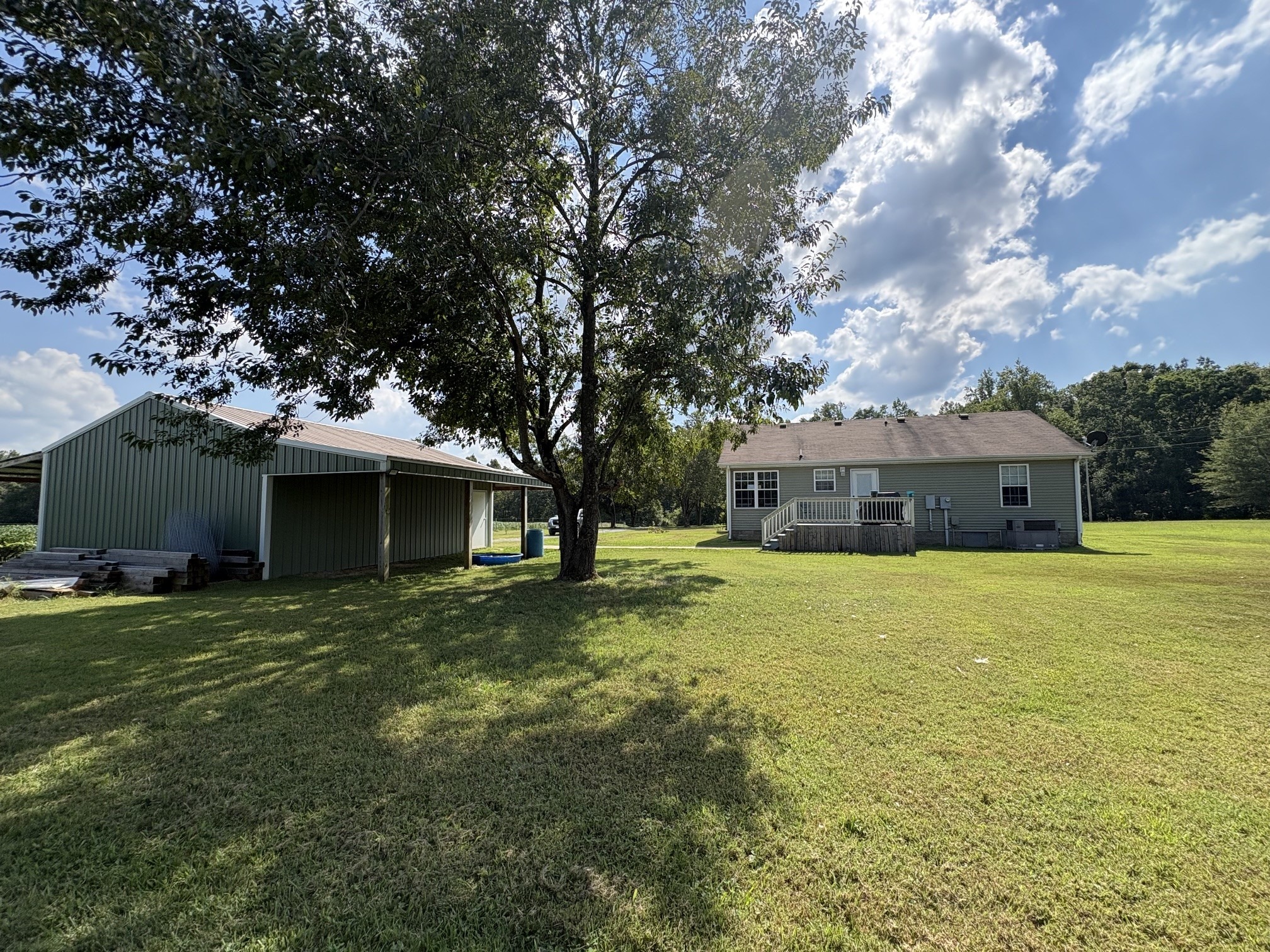Robinson Ln, Westmoreland, TN 37186