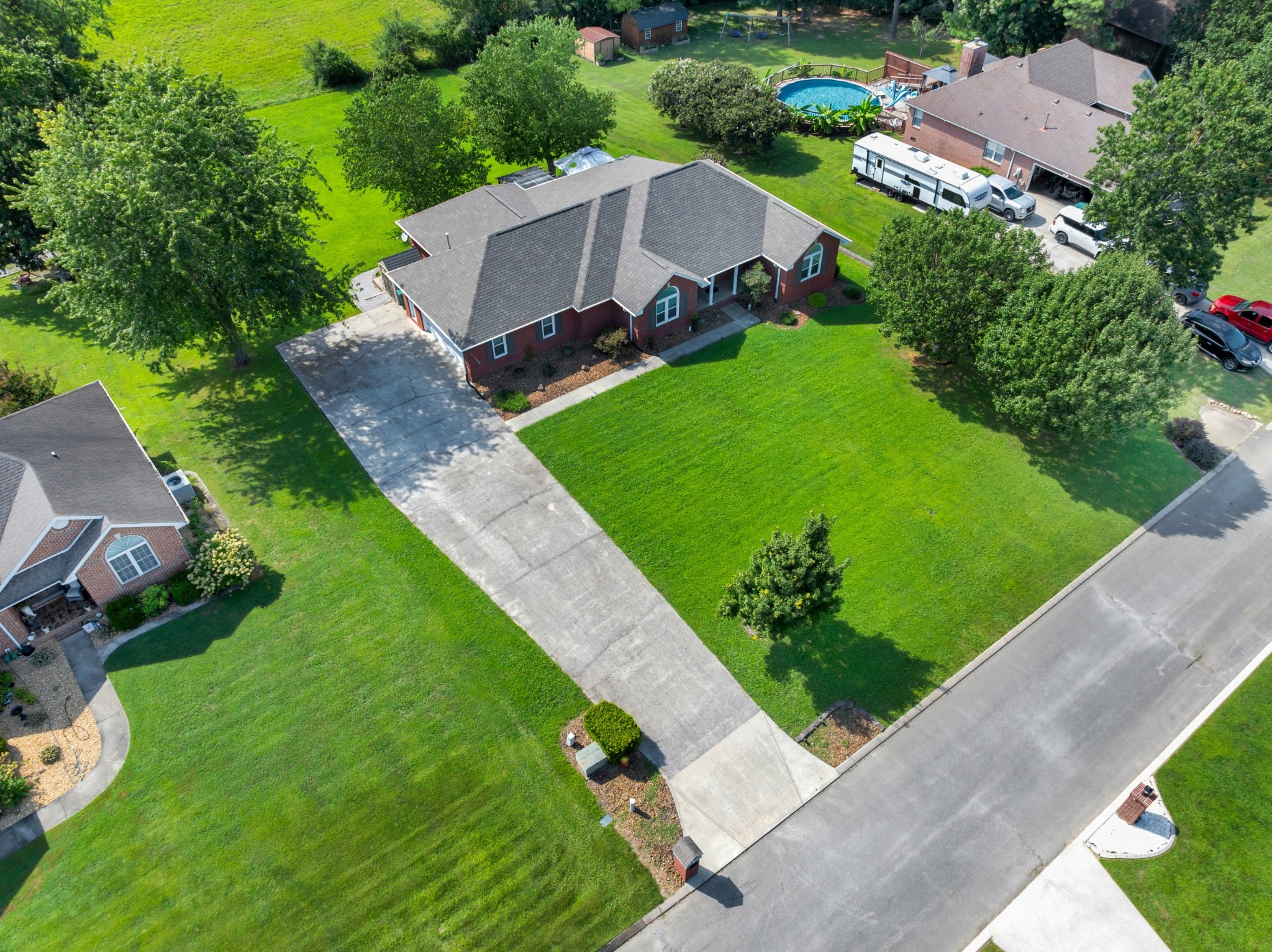 Crimson Dr, Winchester, TN 37398