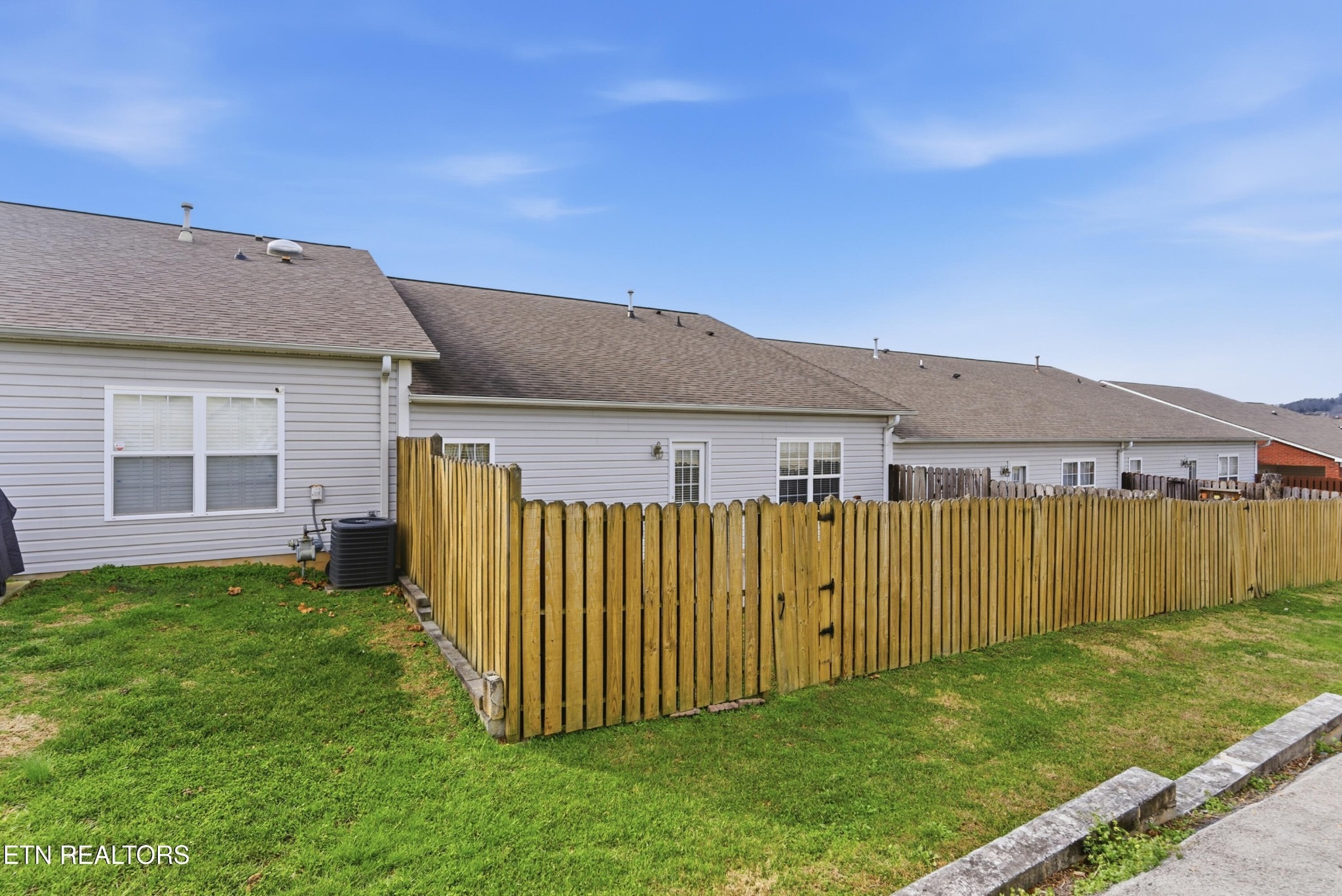 High Alpine Ln, Knoxville, TN 37918