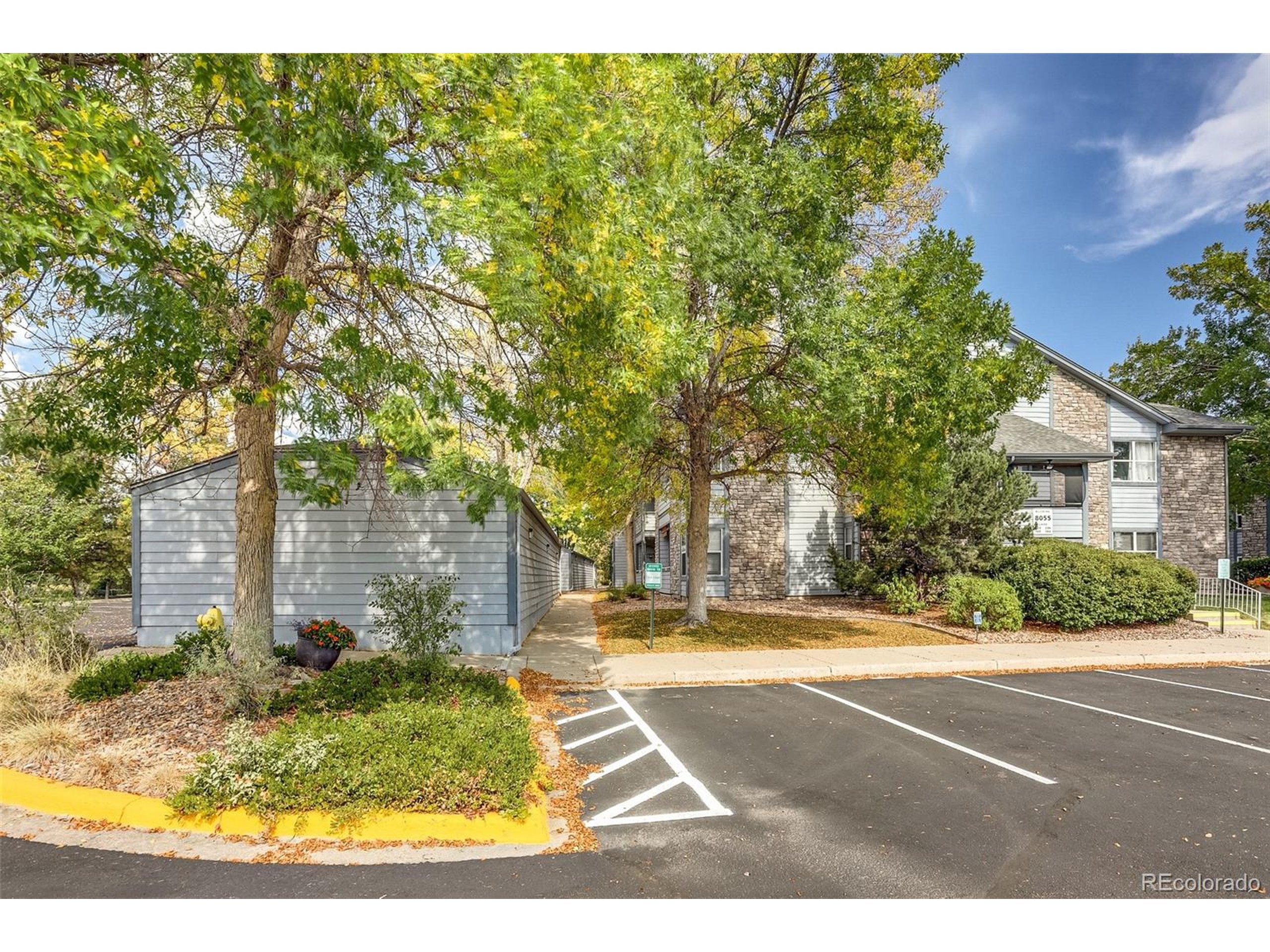 Eastman Pl, Lakewood, CO 80227