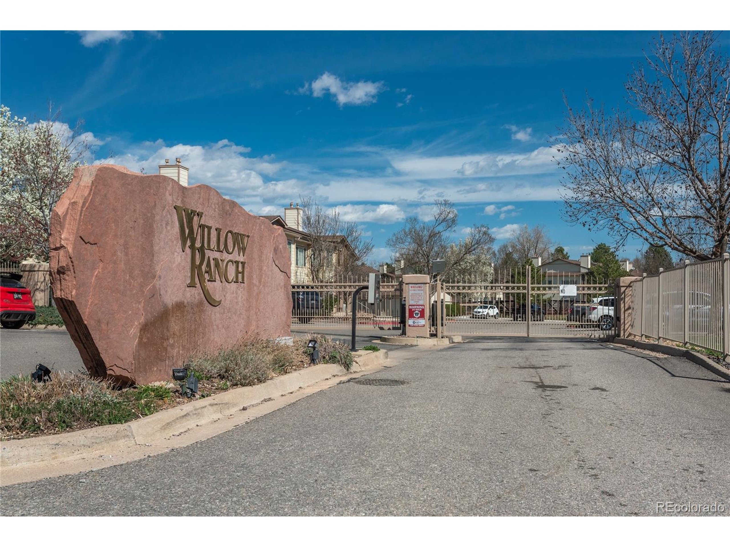 Berry Ave, Littleton, CO 80123
