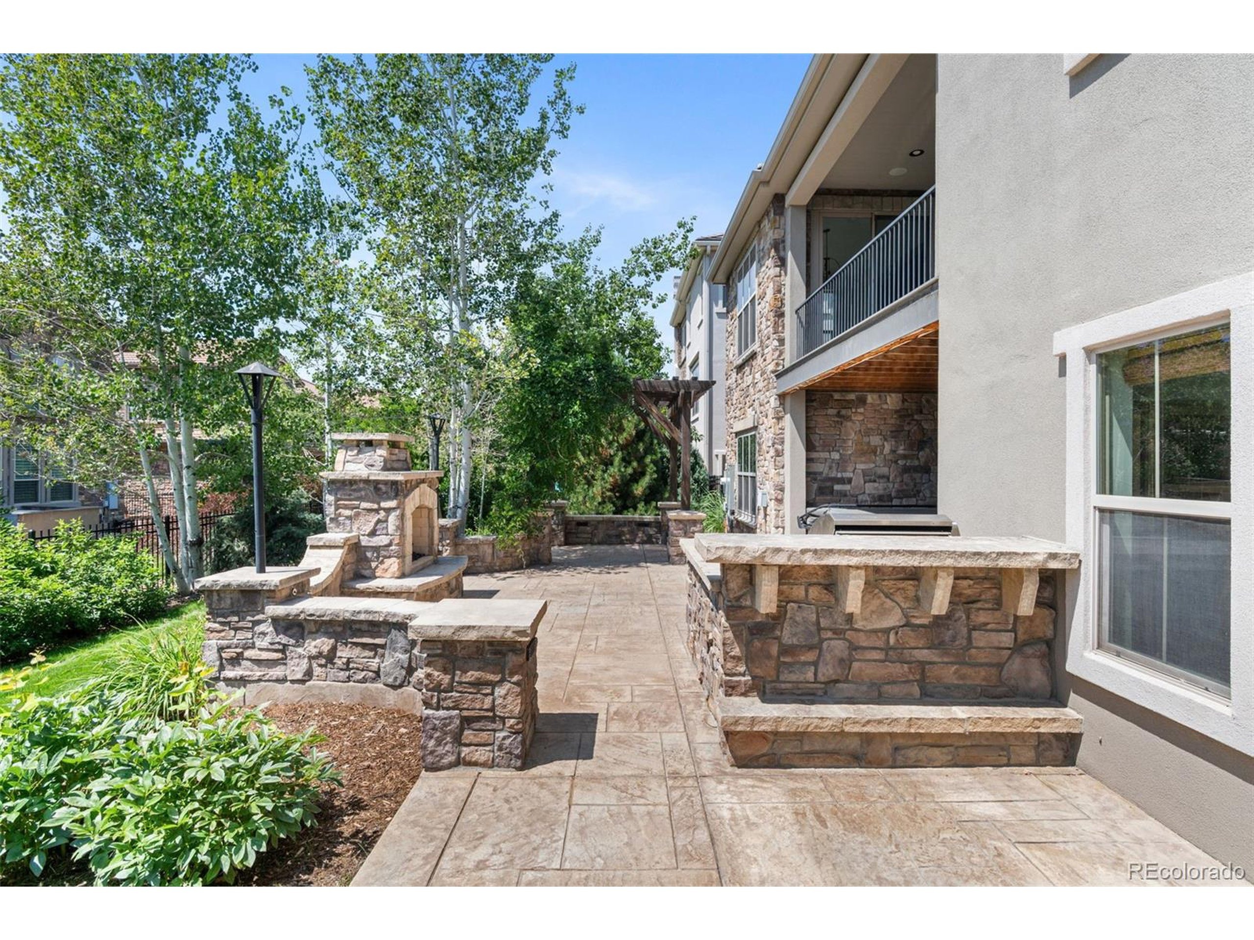 Warren Dr, Lakewood, CO 80228