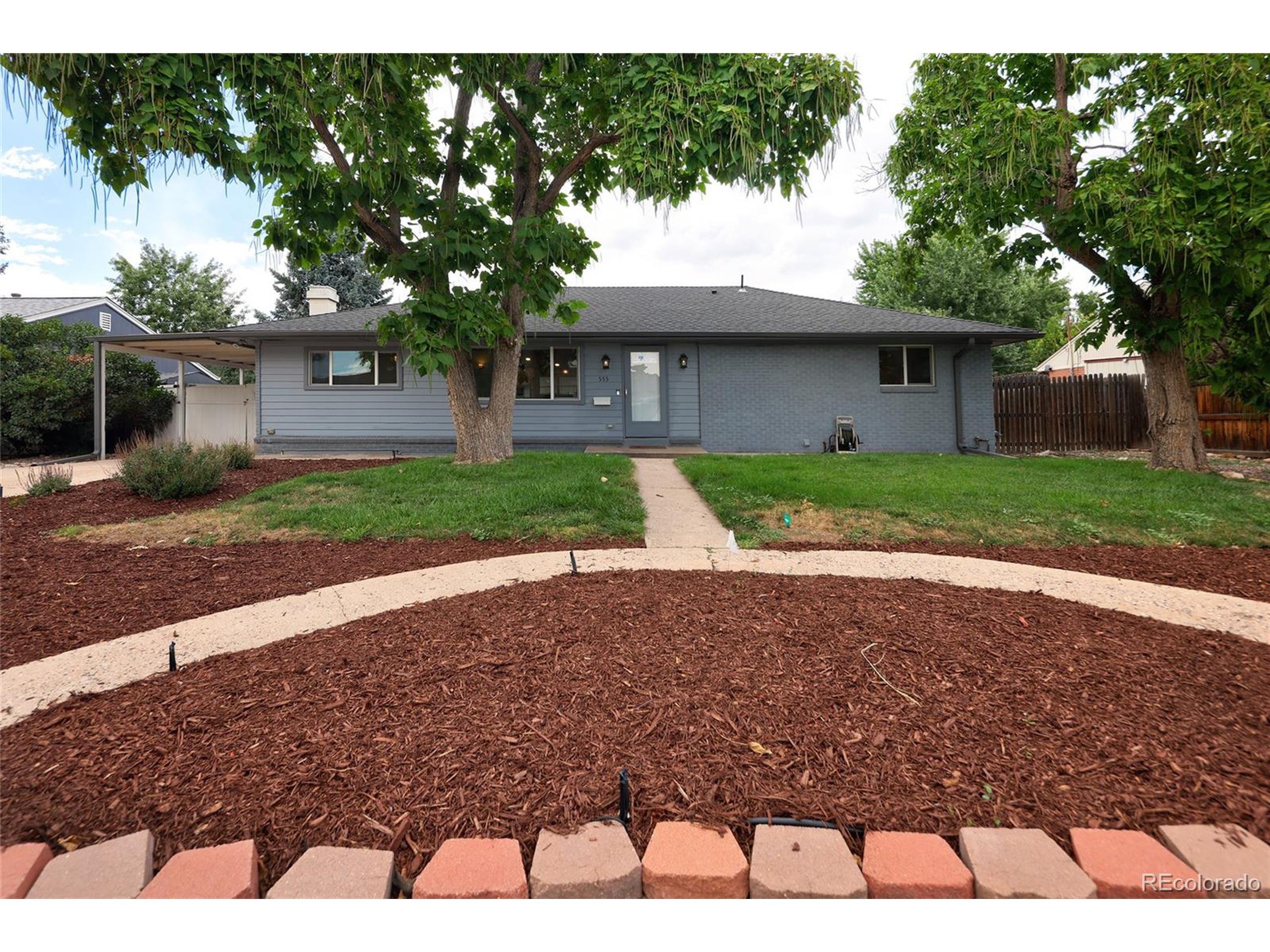 Peakview Ave, Littleton, CO 80120