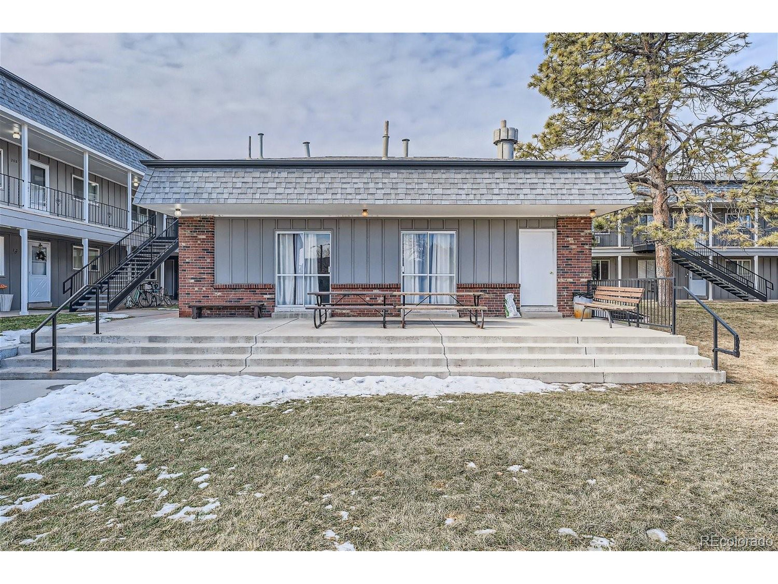 Cedar Ave, Lakewood, CO 80226