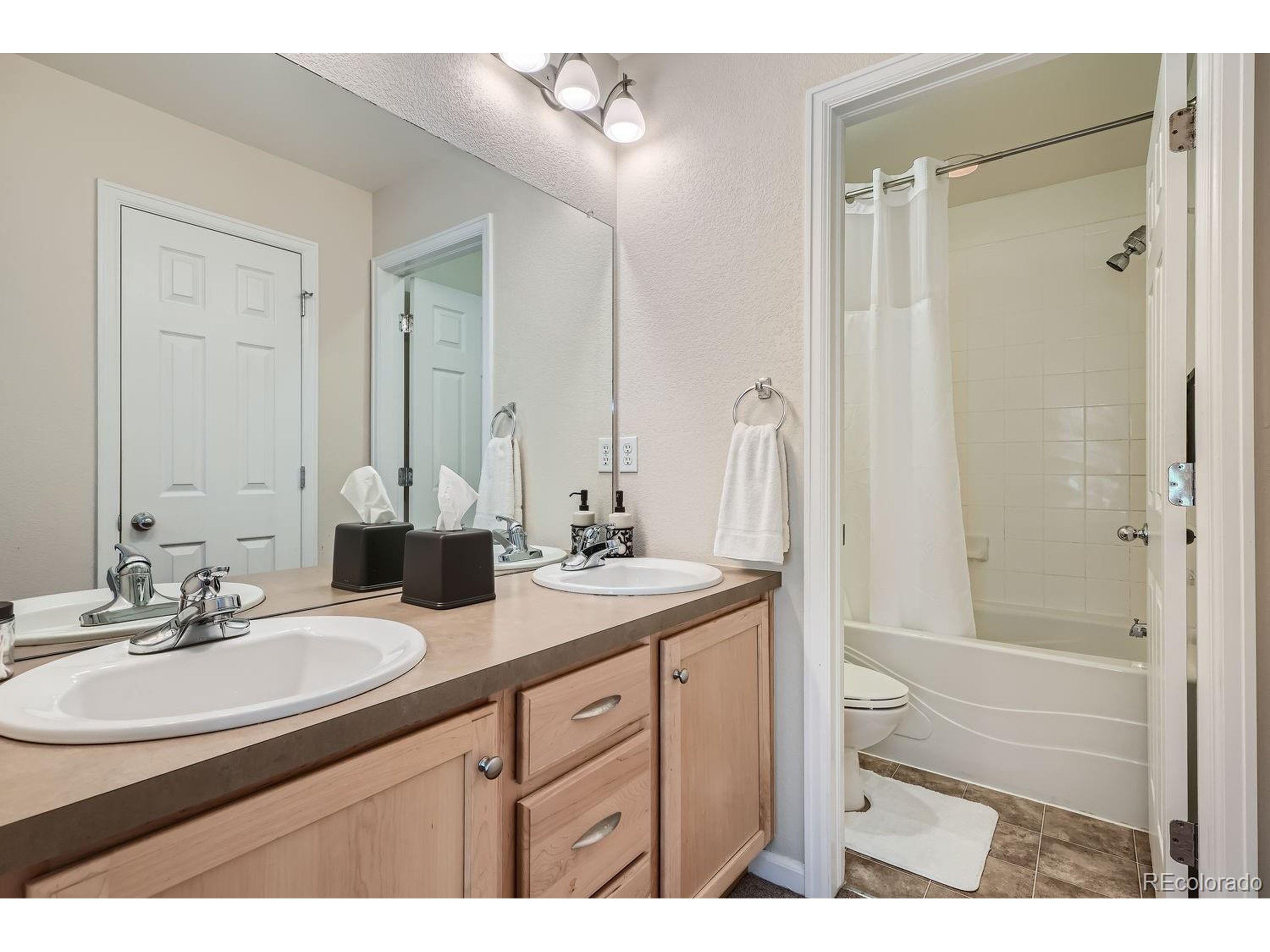 7th Ave, Denver, CO 80230
