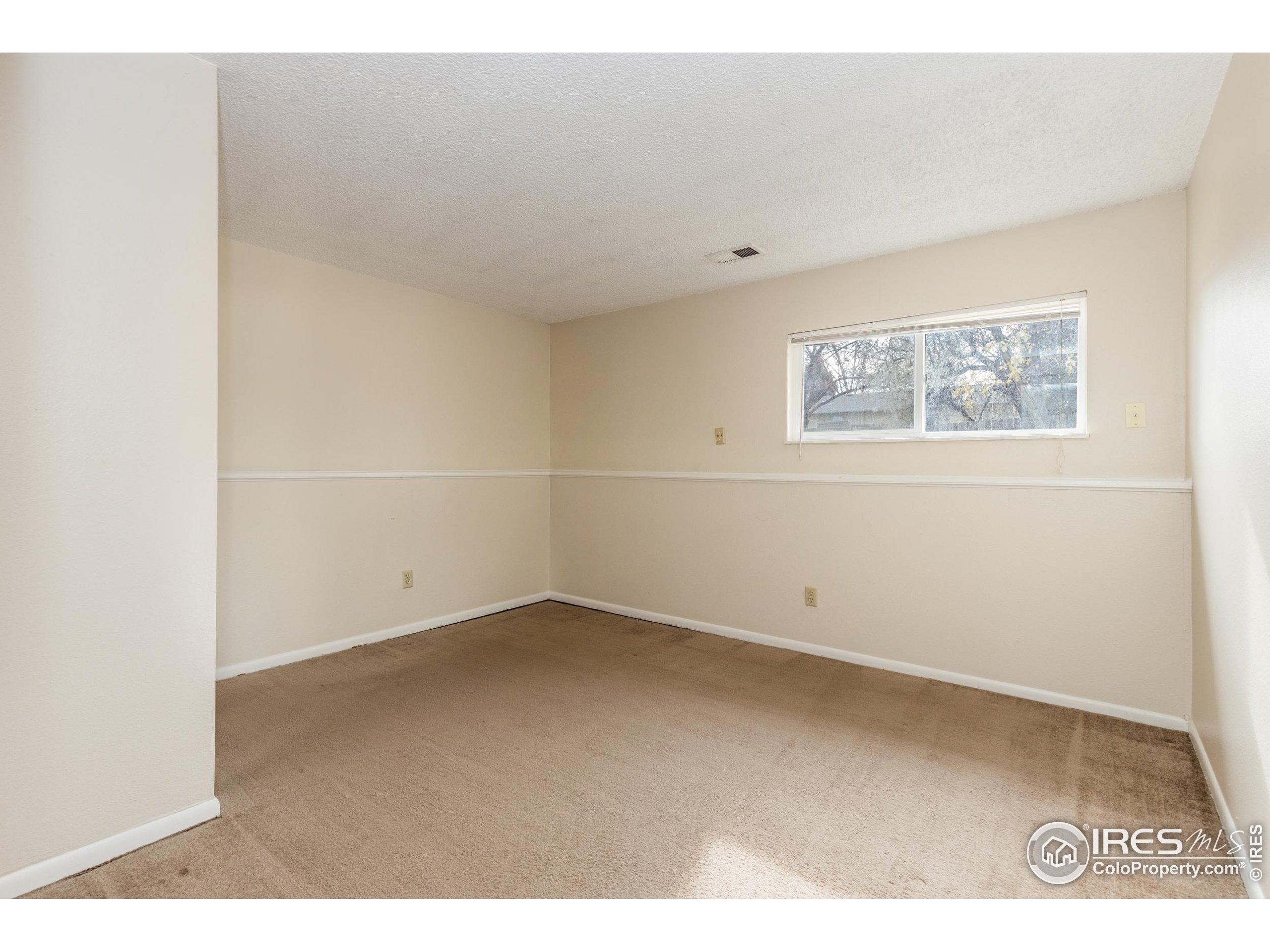 Elm Cir, Centennial, CO 80121