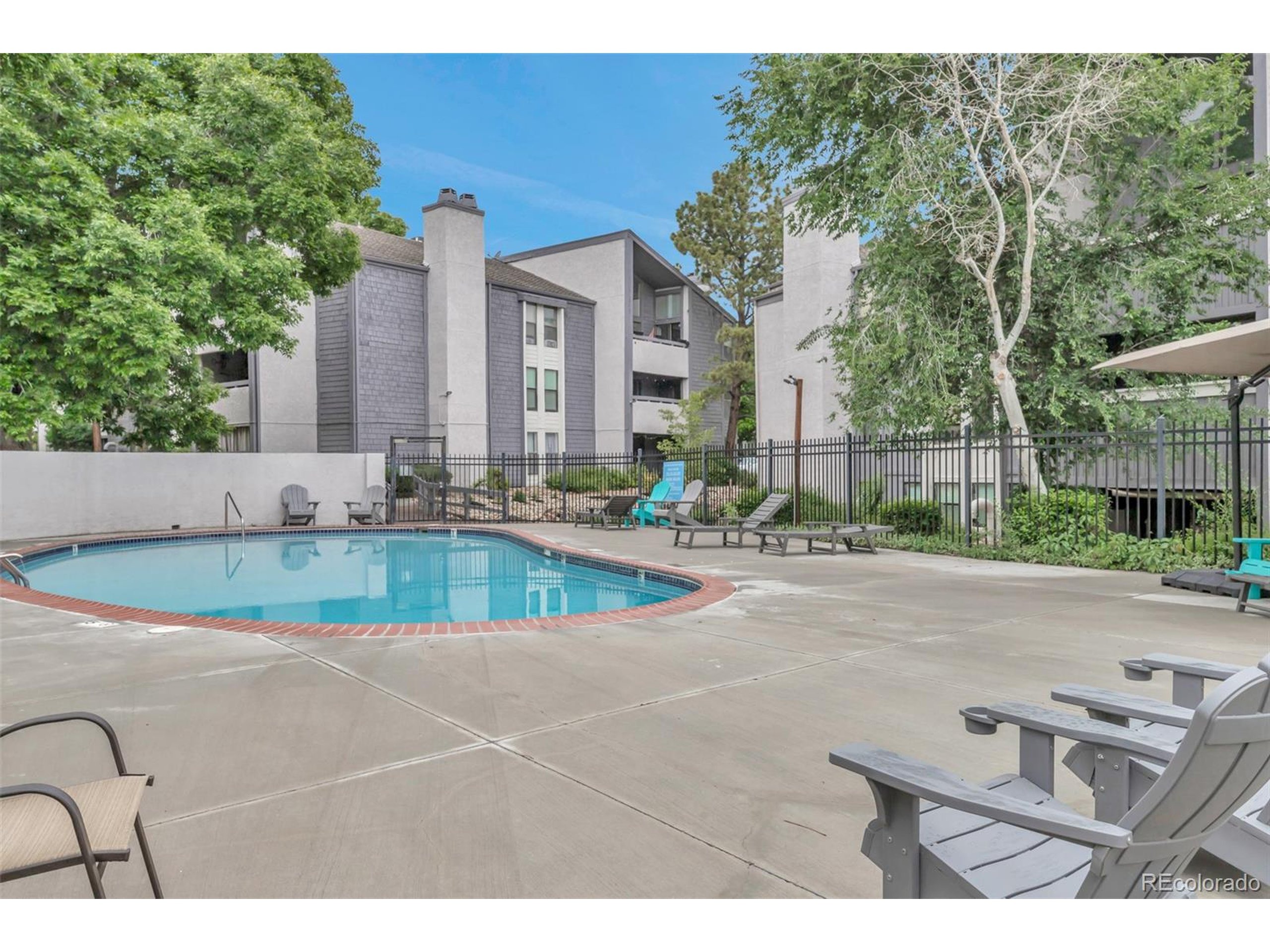 Peakview Ave, Englewood, CO 80111