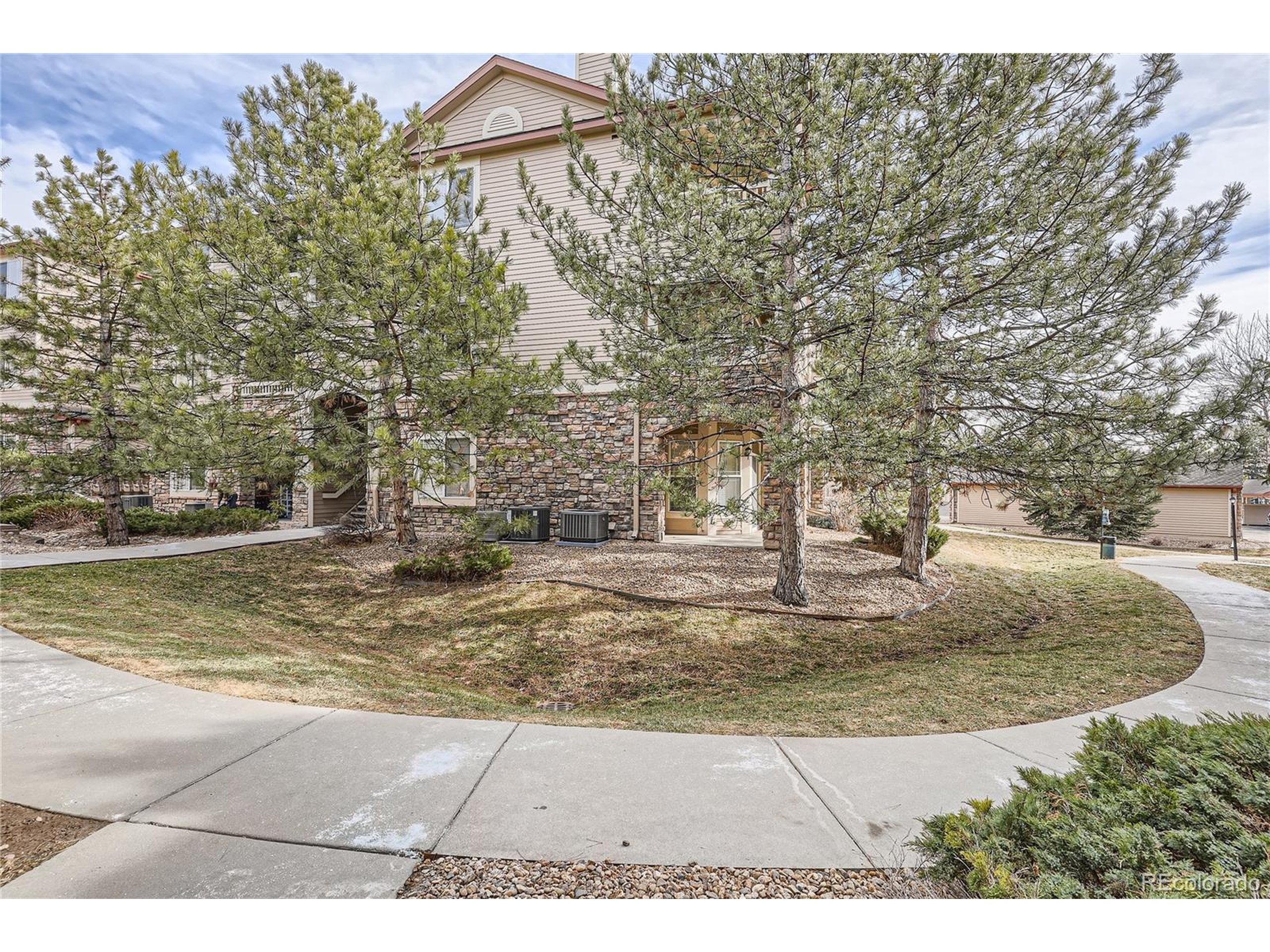 Holland Way, Littleton, CO 80128
