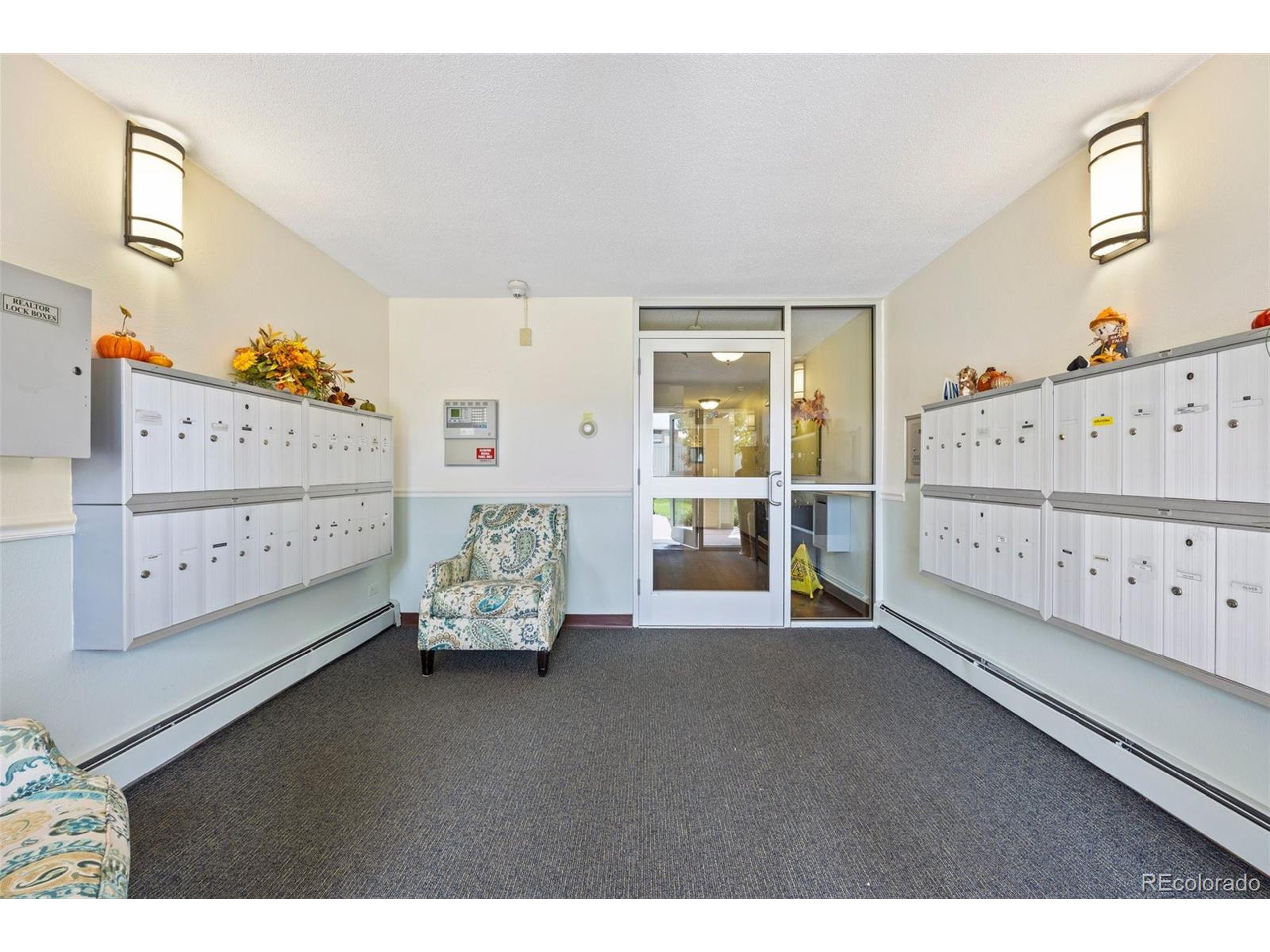 Alton Way, Denver, CO 80247