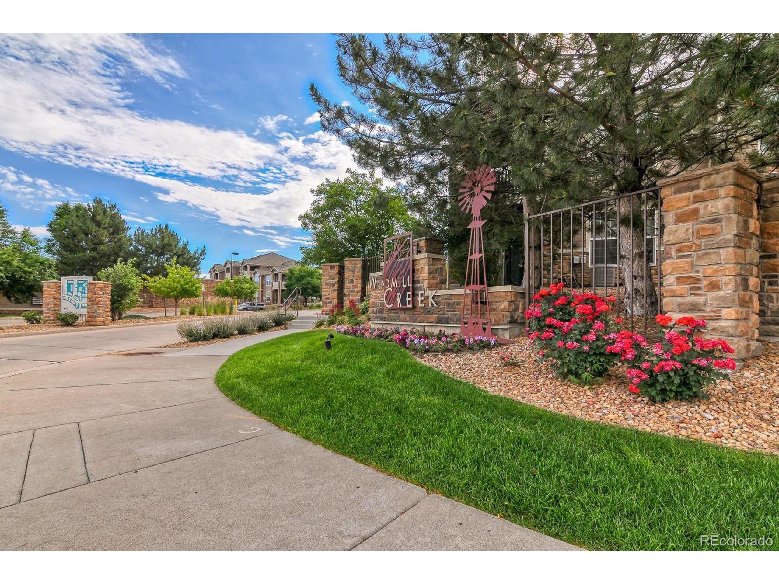 Blackhawk St, Englewood, CO 80112