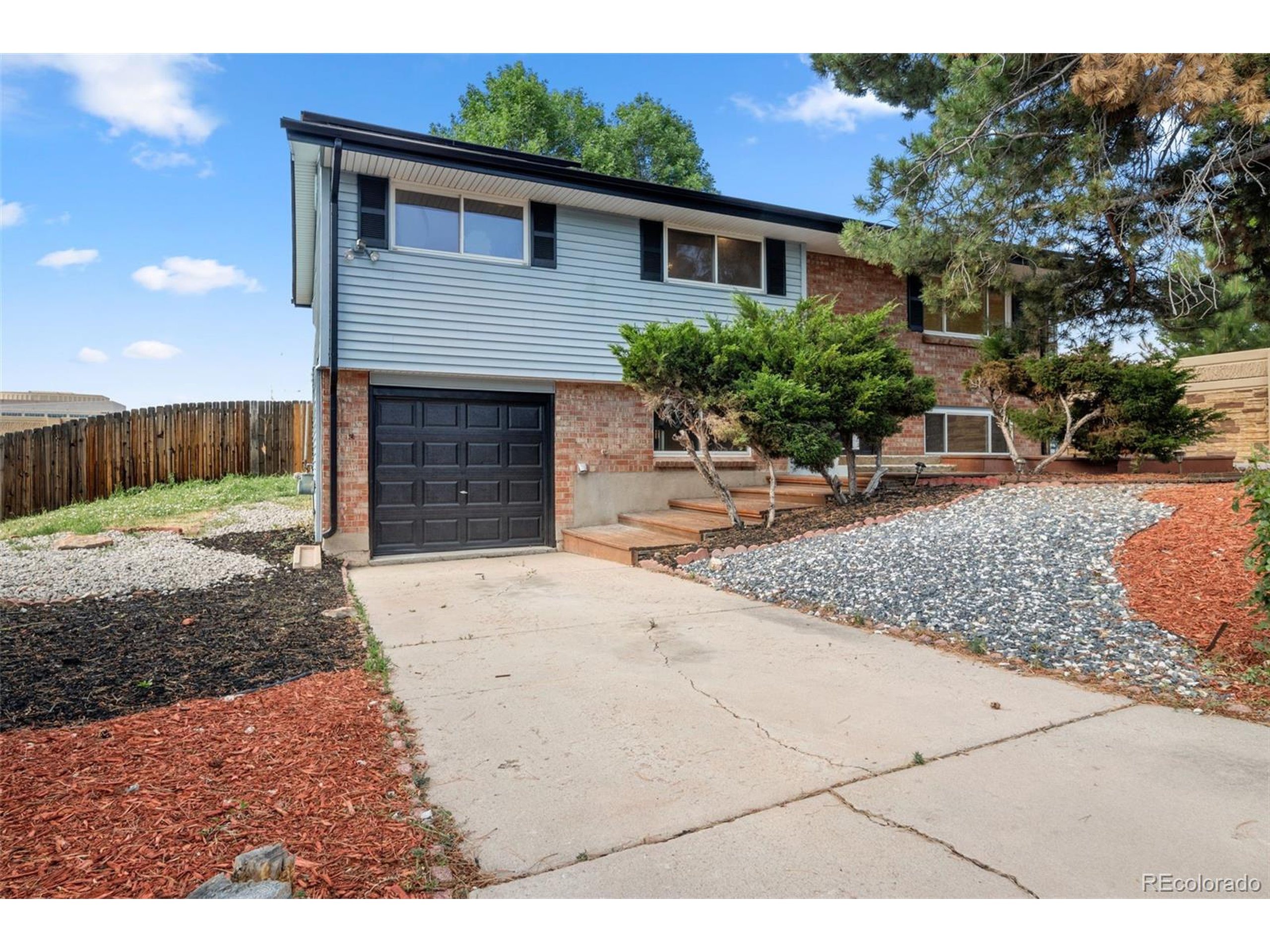 Briarwood Ave, Centennial, CO 80112