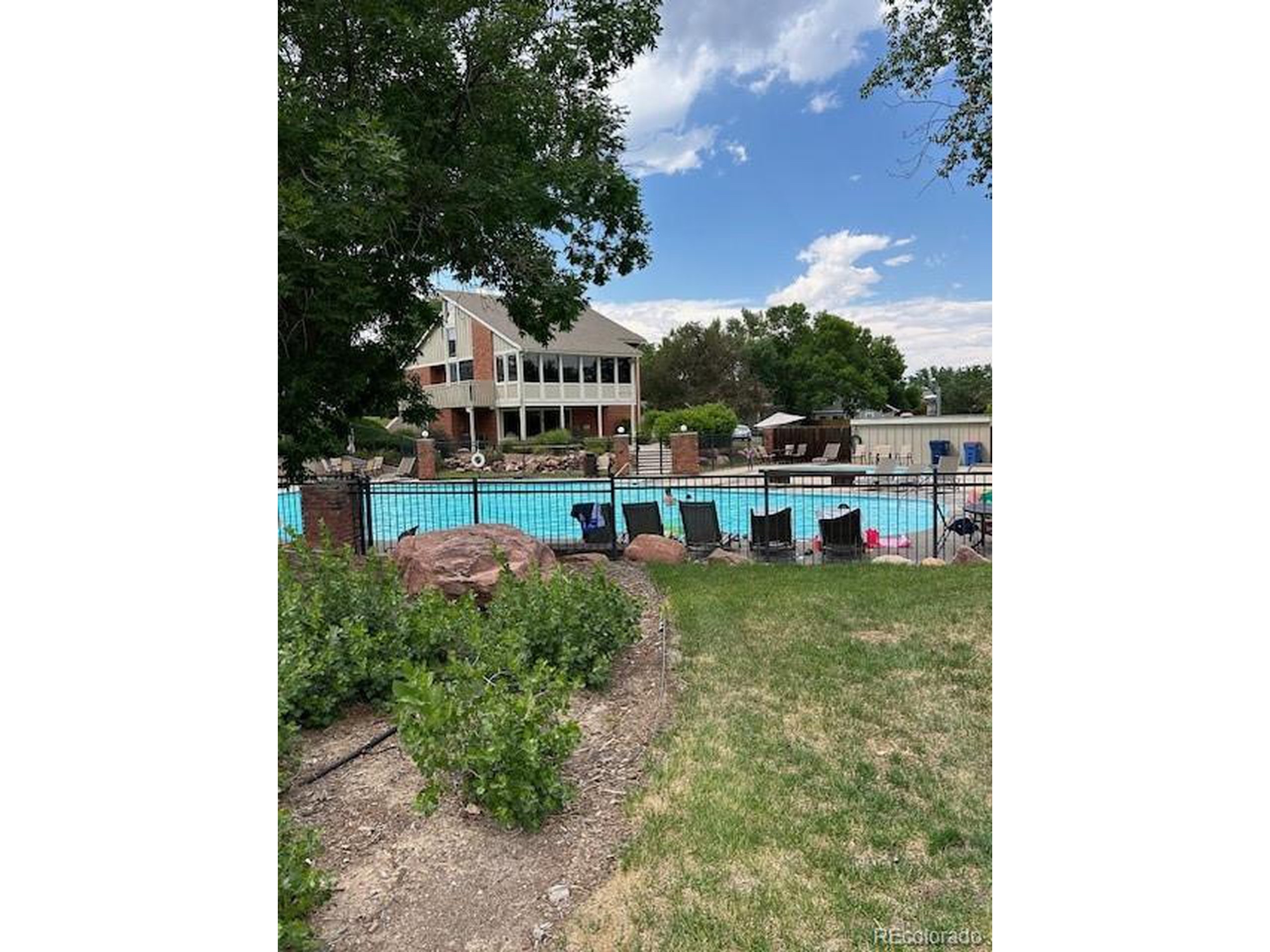 Knolls Way, Centennial, CO 80122