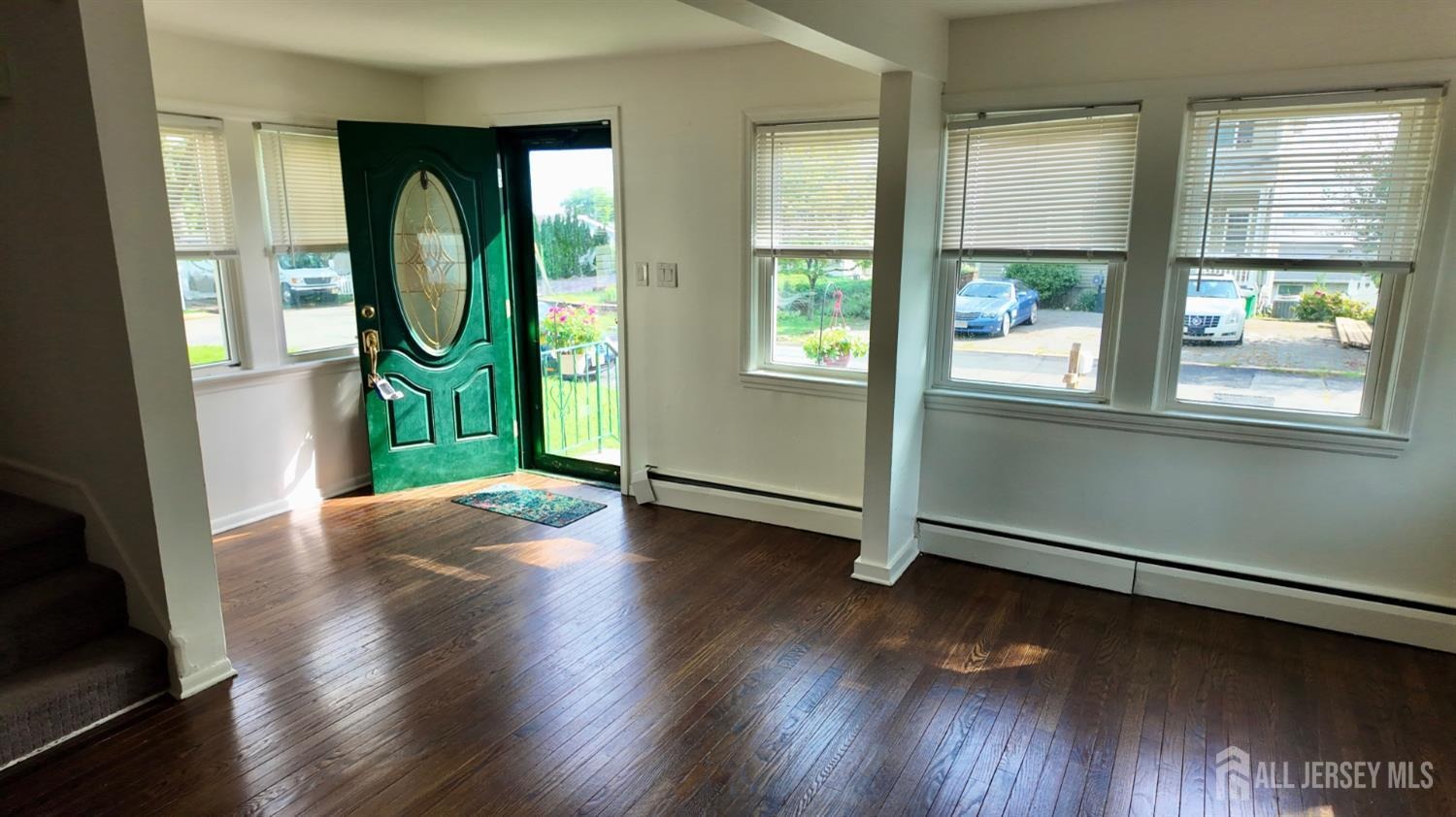 Woodmere Dr, Keyport, NJ 07735