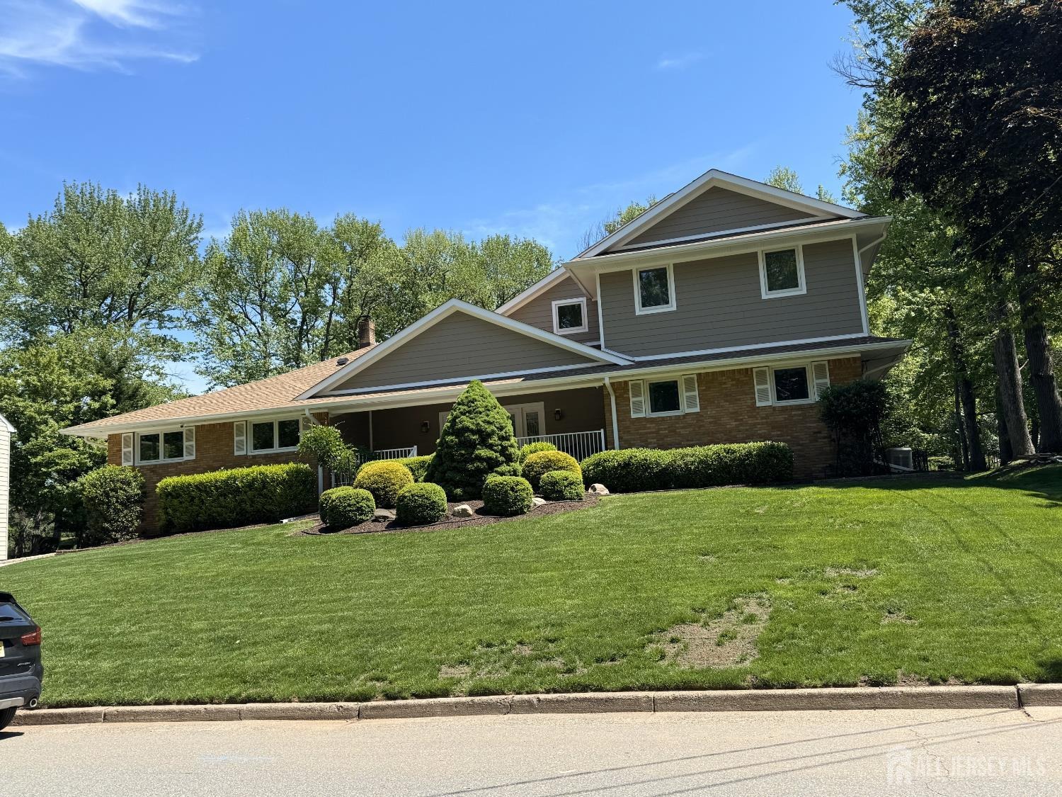 Remington Dr, Edison, NJ 08820