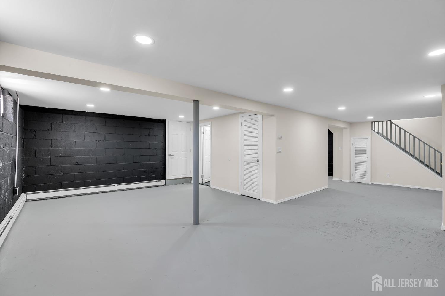 Ridgeway Ave, South Amboy, NJ 08879