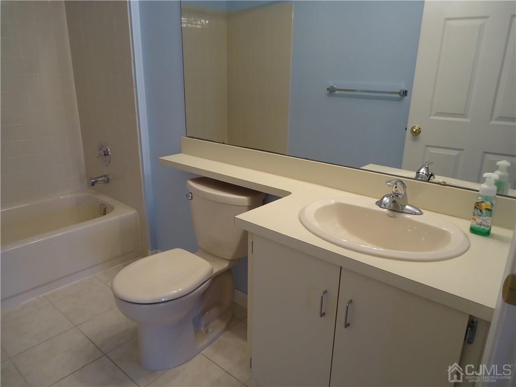 Wimbeldon Ct, North Brunswick, NJ 08902