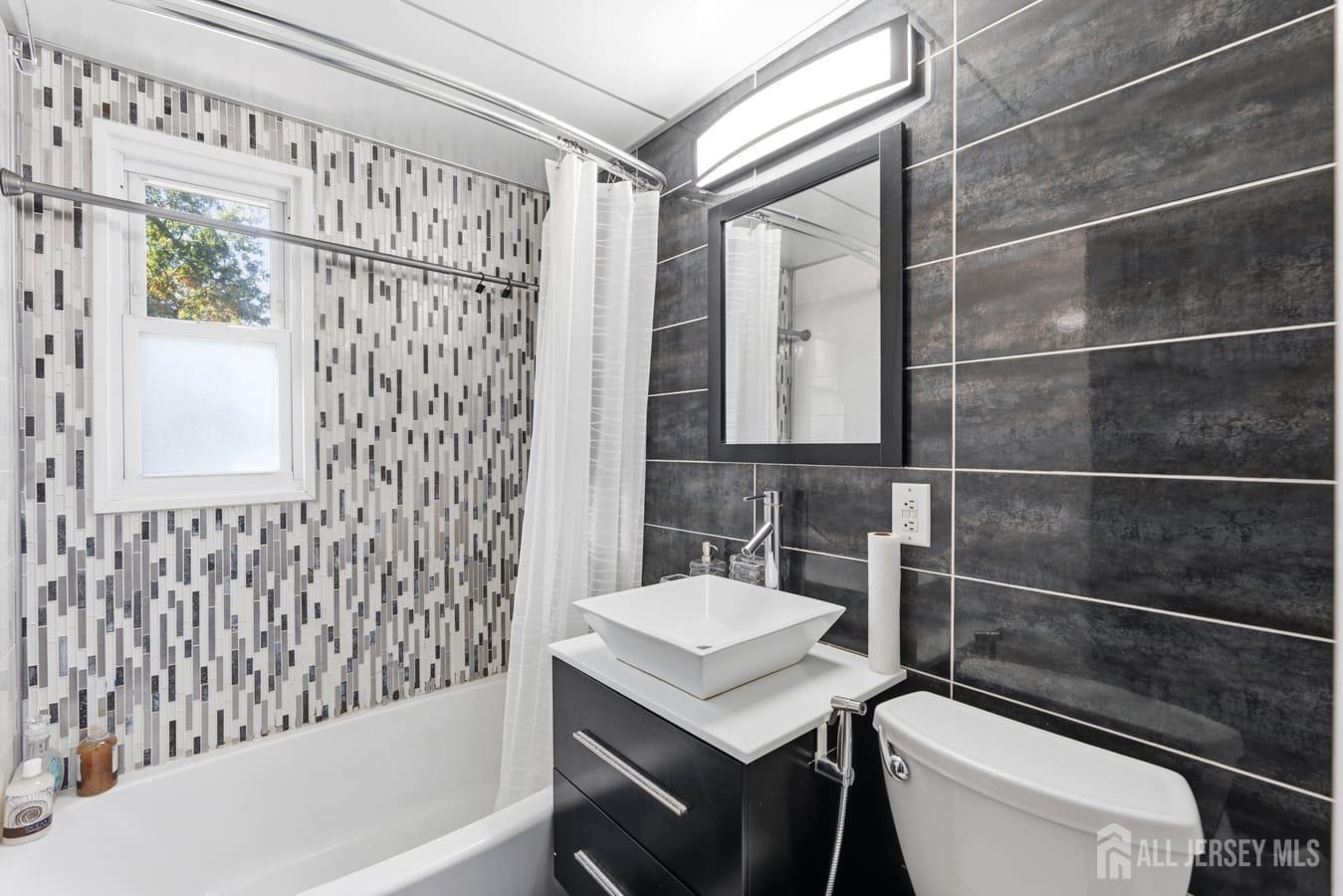Newman St, Metuchen, NJ 08840