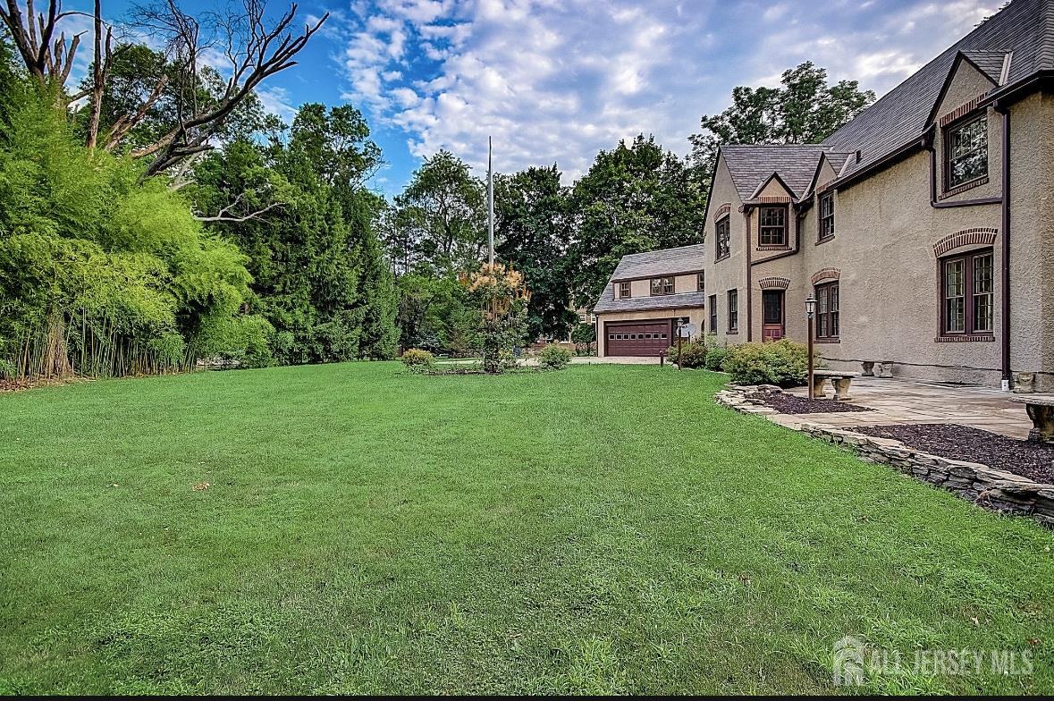 Orchard Ln, Lawrence Township, NJ 08648
