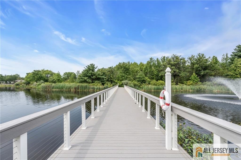 Bluebird Dr, Monroe Township, NJ 08831