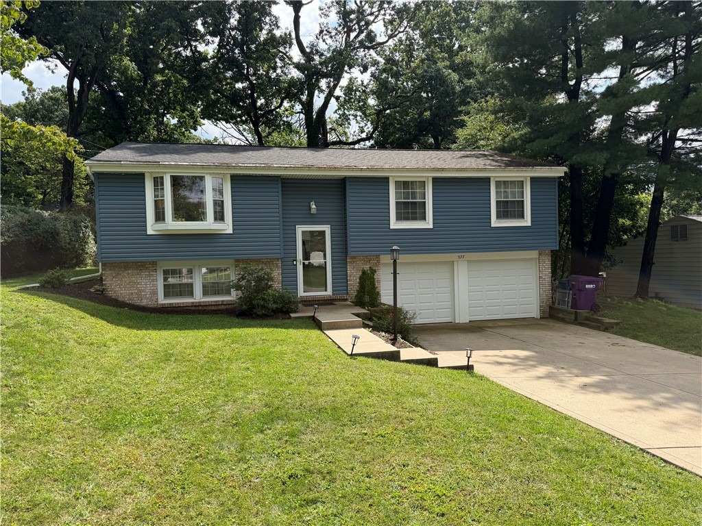 Surfside Dr, Pittsburgh, PA 15239