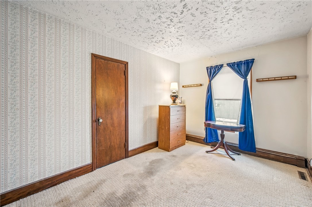 Hermitage Rd, Hermitage, PA 16148