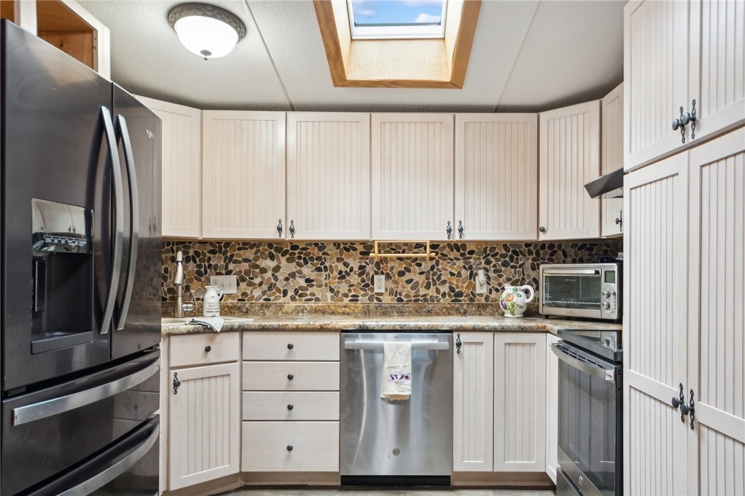 Lockvale Rd, Rossiter, PA 15772