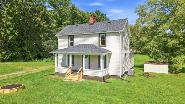 Downing Ln, Hermitage, PA 16148