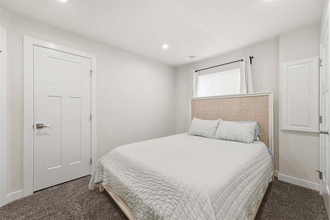 Bucktail Dr, Cranberry Township, PA 16066