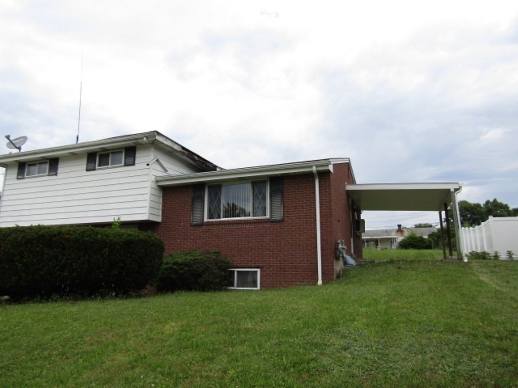 Oak Ave, Elizabeth, PA 15037 #1