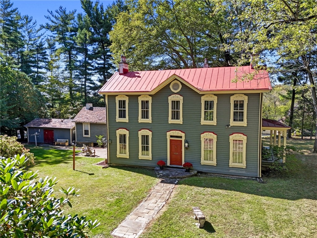 Fife Dr, Pittsburgh, PA 15241