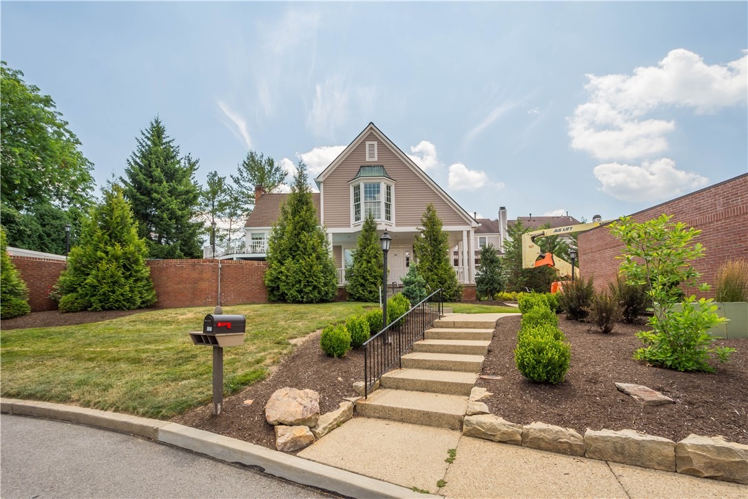 Kingsberry Cir, Pittsburgh, PA 15234 #1