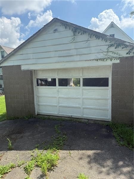 Leeds Ave, Monessen, PA 15062