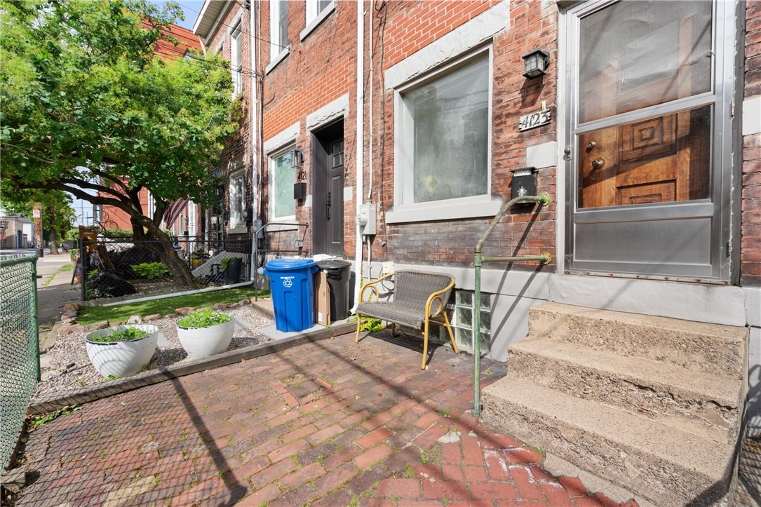 Foster St, Pittsburgh, PA 15201