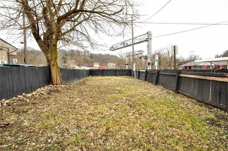Main St, Monongahela, PA 15063