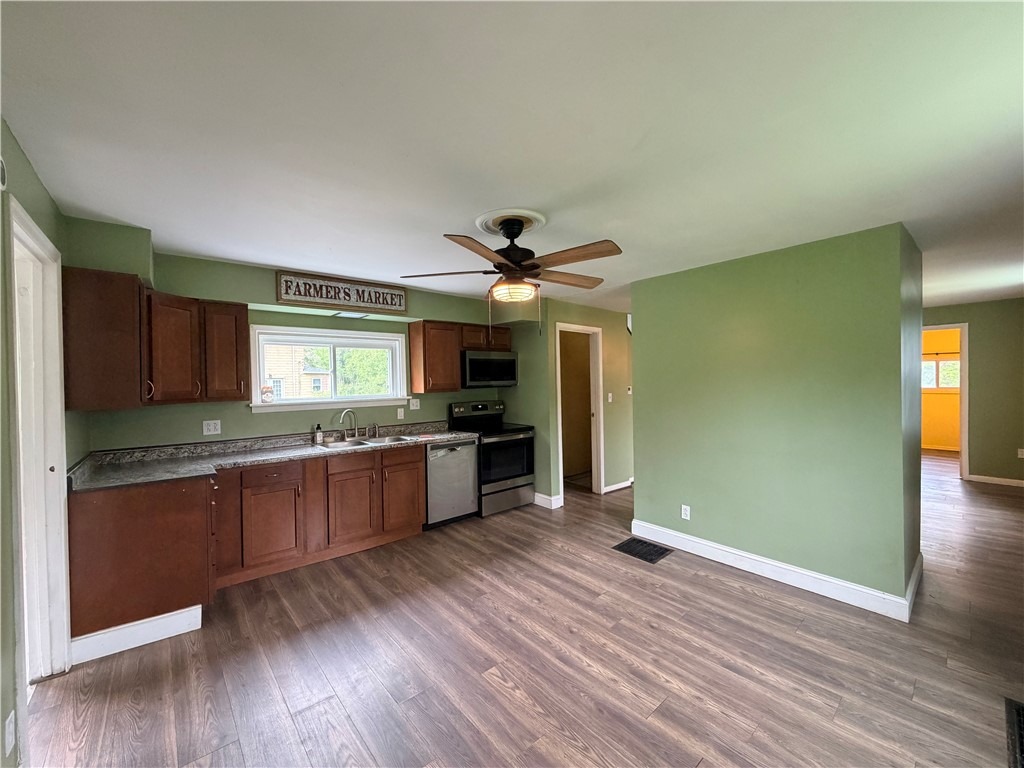 Hubbard Rd, Burgettstown, PA 15021