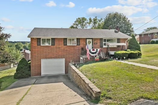 Summerlea Ave, Washington, PA 15301