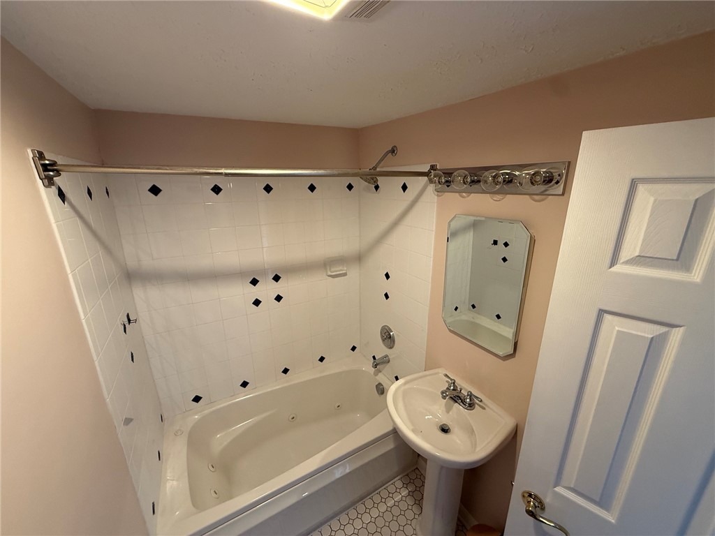 Summit St, Bethel Park, PA 15102