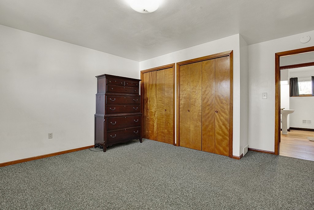 Center St, Vanderbilt, PA 15486