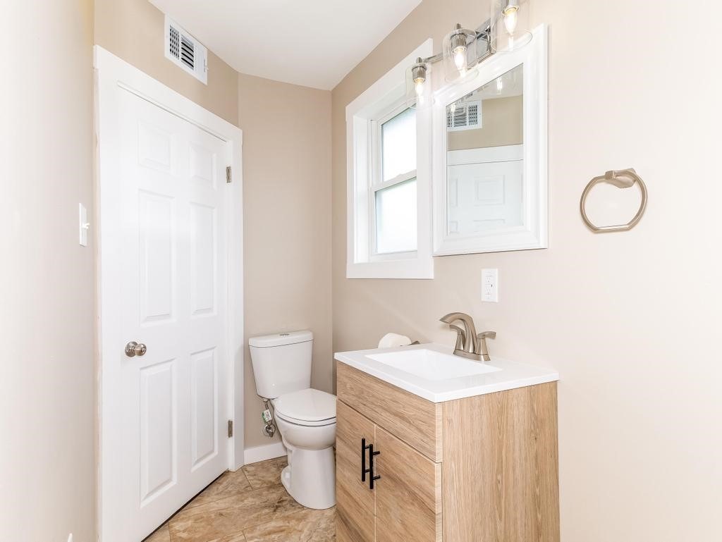 4th Ave, Beaver Falls, PA 15010 #1