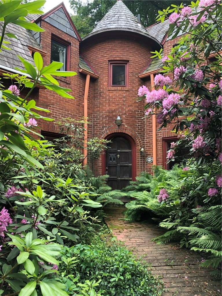 Brucewood Dr, Pittsburgh, PA 15228