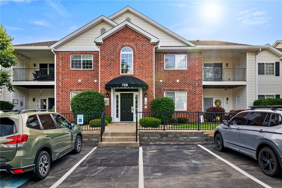 Hidden Ridge Ct, South Park, PA 15129