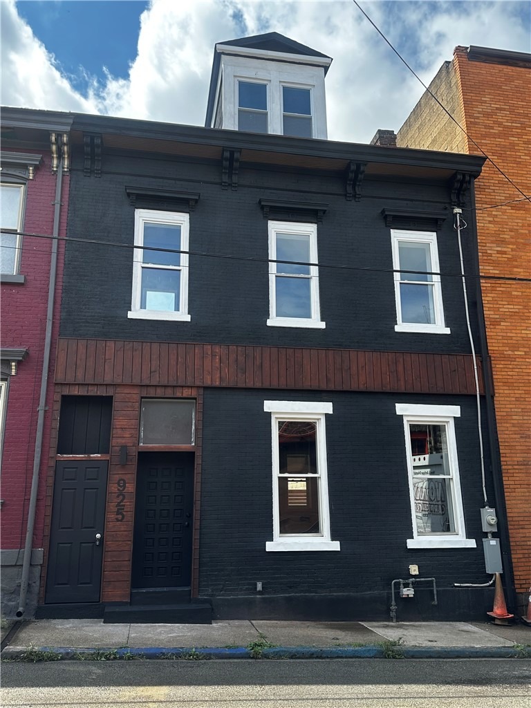 Constance St, Pittsburgh, PA 15212