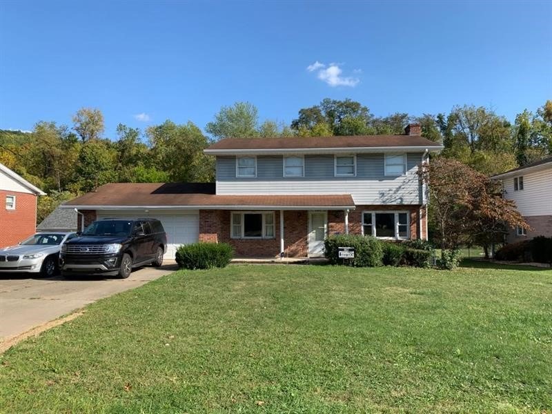 Bonnie St, Rostraver Township, PA 15012
