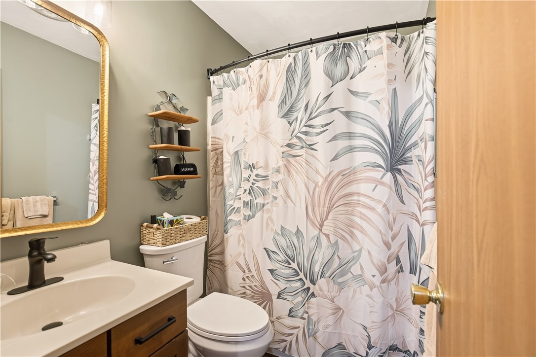 Greenfield Dr, Hidden Valley, PA 15502